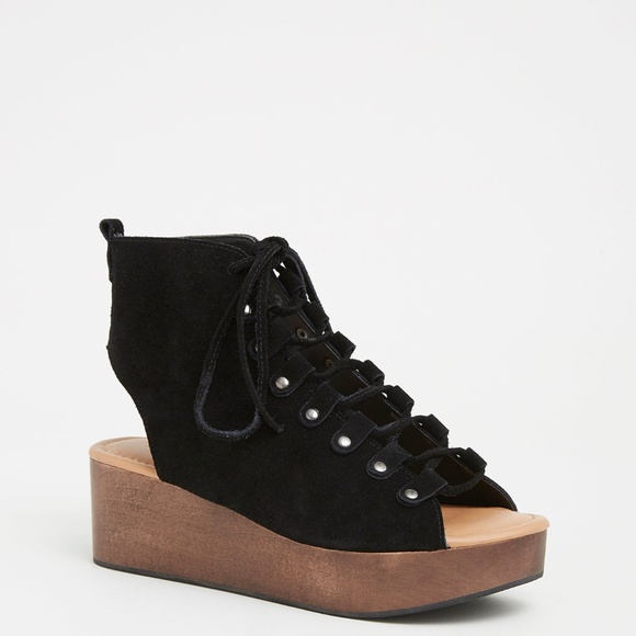 black lace up platforms